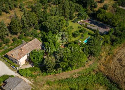 House for 540 000 euro in Magione, Italy
