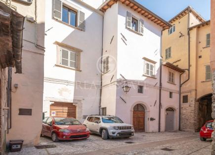 Apartment for 195 000 euro in Spoleto, Italy