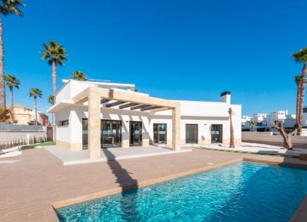 Villa for 699 000 euro in Ciudad Quesada, Spain