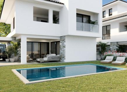 Villa for 900 000 euro in Larnaca, Cyprus