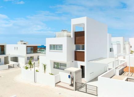 Villa for 535 000 euro in Famagusta, Cyprus