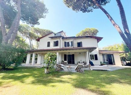 Villa for 1 800 000 euro in Forte dei Marmi, Italy