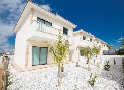 Villa for 221 000 euro in Famagusta, Cyprus