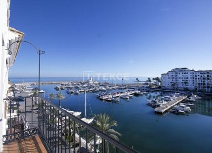 Penthouse for 700 000 euro in Manilva, Spain