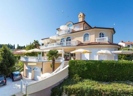 House for 1 300 000 euro in Premantura, Croatia