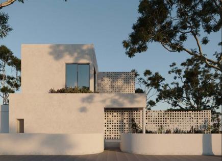 Villa for 790 000 euro in Larnaca, Cyprus
