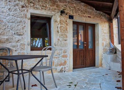House for 235 000 euro in Vizinada, Croatia