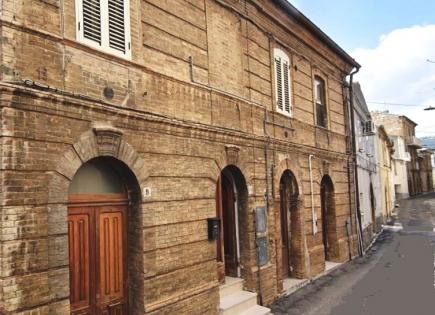 Casa adosada para 39 000 euro en San Buono, Italia