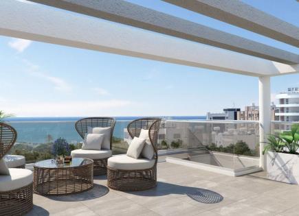Penthouse for 630 000 euro in Larnaca, Cyprus