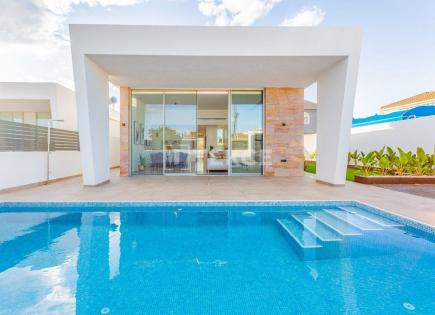 Villa for 489 000 euro in Torrevieja, Spain