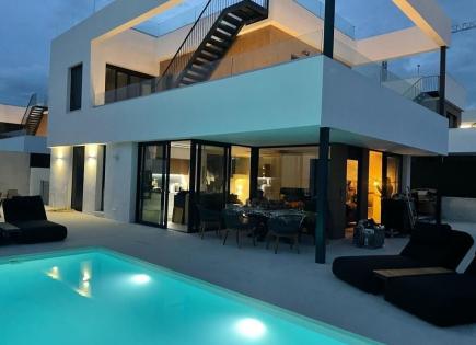 Villa for 798 000 euro in Finestrat, Spain