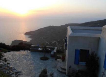 Villa for 430 000 euro on Andros, Greece