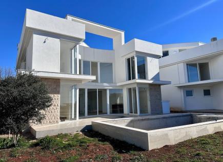 Villa for 350 000 euro in Kotor, Montenegro