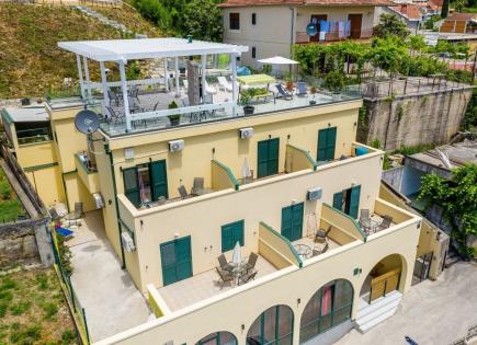 Villa for 770 000 euro in Herceg-Novi, Montenegro