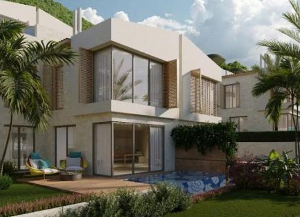 Villa for 1 350 000 euro in Kumbor, Montenegro