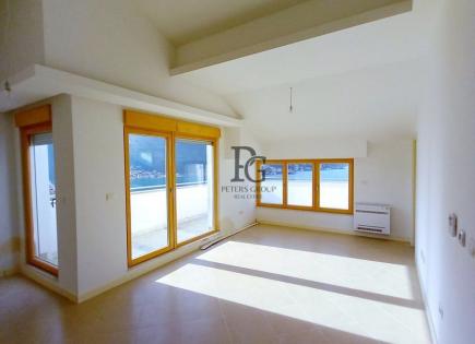 Penthouse for 317 000 euro in Dobrota, Montenegro