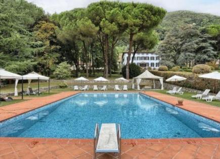 Hotel for 2 900 000 euro in Camaiore, Italy