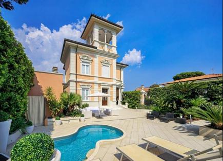 Villa for 6 500 000 euro in Forte dei Marmi, Italy