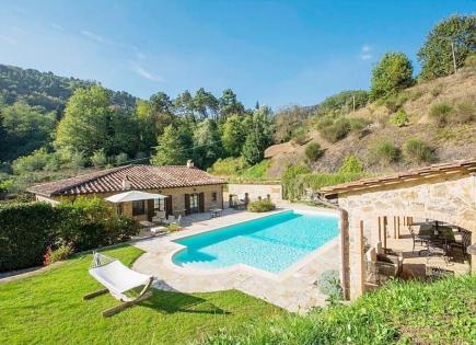 Mansion für 2 800 000 euro in Camaiore, Italien