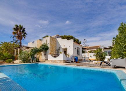 Villa for 510 000 euro in La Zenia, Spain