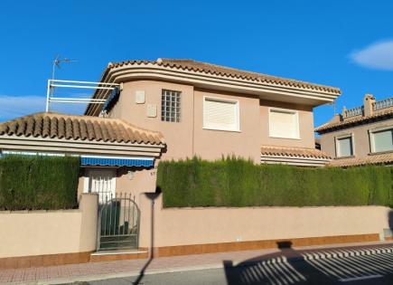 House for 286 000 euro in Punta Prima, Spain