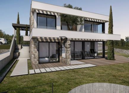 Villa for 462 150 euro in Herceg-Novi, Montenegro