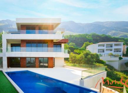 Villa for 1 800 000 euro in Budva, Montenegro