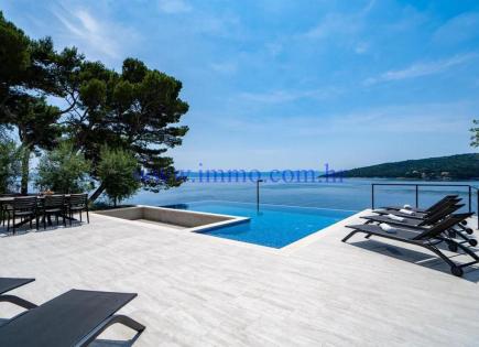Villa for 1 900 000 euro on Brac, Croatia
