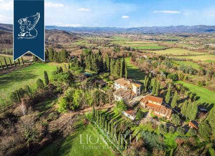 Farm for 1 100 000 euro in Florence, Italy