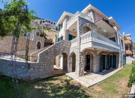 Villa for 695 000 euro in Herceg-Novi, Montenegro
