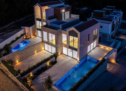 Villa for 550 000 euro in Tivat, Montenegro