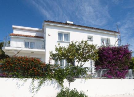 Villa para 580 000 euro en Lárnaca, Chipre