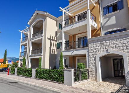 Wohnung für 450 000 euro in Tivat, Montenegro