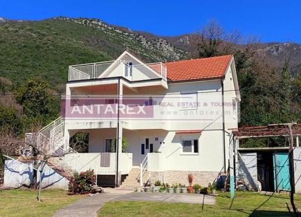 Villa for 350 000 euro in Zelenika, Montenegro