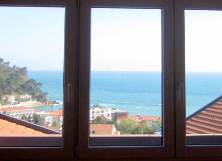 Flat for 240 000 euro in Petrovac, Montenegro