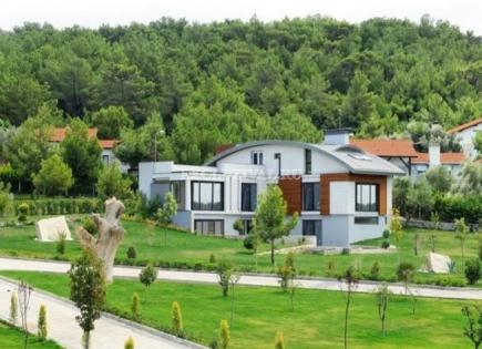 Villa for 1 300 000 euro in Izmir, Turkey