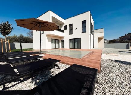 Casa para 1 110 000 euro en Pomer, Croacia