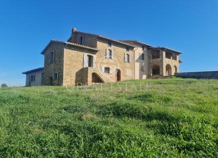 House for 990 000 euro in Magione, Italy