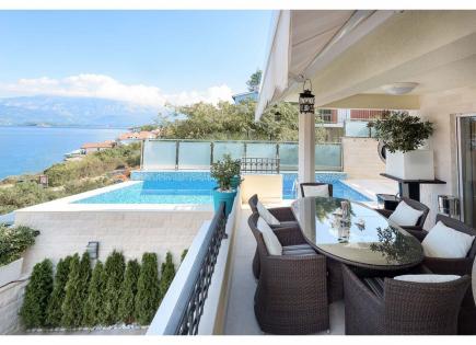 Villa for 850 000 euro in Tivat, Montenegro