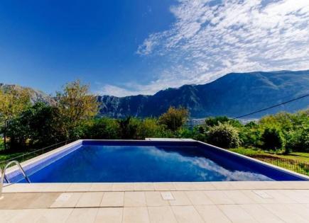 Wohnung für 157 000 euro in Kotor, Montenegro