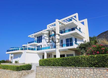 Villa for 500 000 euro in Dobra Voda, Montenegro