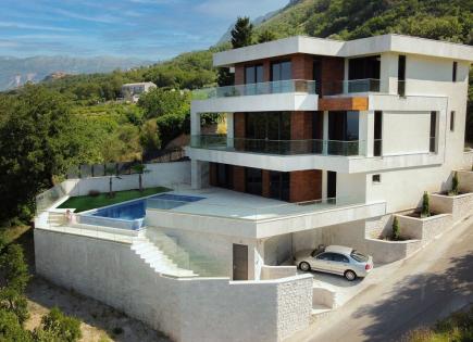 Villa for 1 800 000 euro in Rezevici, Montenegro