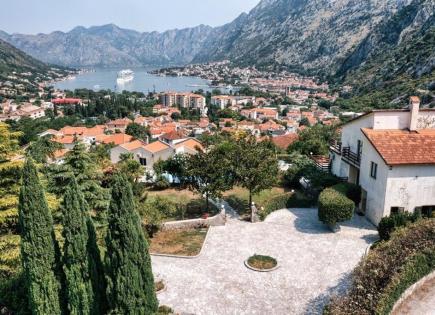 Casa para 1 200 000 euro en Kotor, Montenegro