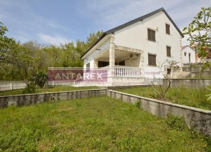 Villa for 300 000 euro in Herceg-Novi, Montenegro