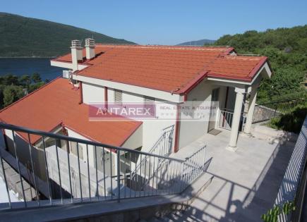 Villa for 450 000 euro in Kumbor, Montenegro