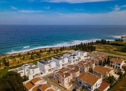 Villa for 1 550 000 euro in Famagusta, Cyprus