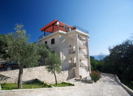 Penthouse for 299 000 euro in Petrovac, Montenegro