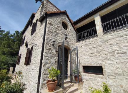 Villa for 500 000 euro in Sutomore, Montenegro