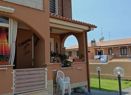 Cottage pour 285 000 Euro à Anzio, Italie