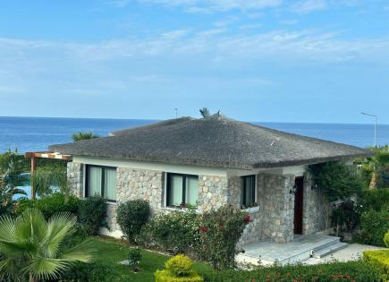 Bungalow for 991 380 euro in Esentepe, Cyprus